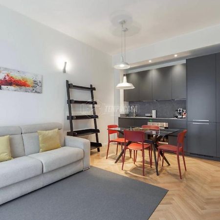 Milano: Incantevole Appartamento In Pieno Centro - Fancy Yellow Apartments Extérieur photo